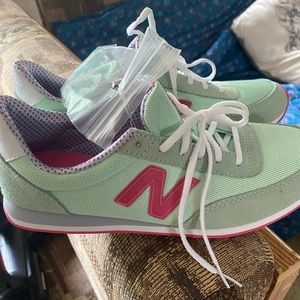 New balance mint green size 8.5 in women's but fits more like an 8 brand new